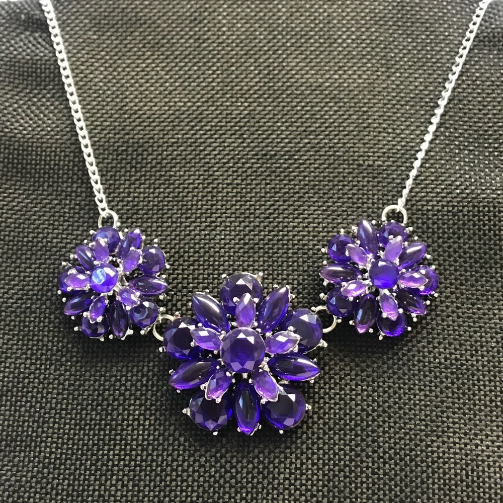 Purple burst floral necklace